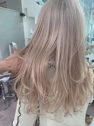 セミロング カラー CHERIEブリーチ ダブルカラー 天神のヘアスタイル