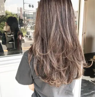 ロング カラー ヘアアレンジ Mariana/ 鶴原-ハイライトのヘアスタイル