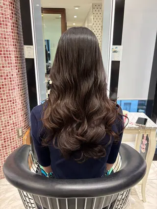 セミロング パーマ 韓国っぽ水光肌カラー マンツーマン🫧なおのヘアスタイル