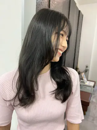 ロング 對馬 光梨のヘアスタイル