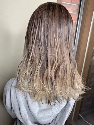 セミロング カラー パーマ ヘアアレンジ メンズ キッズ ネイル マツエク・マツパ 髪質改善 艶髪🔵フセナオヤのヘアスタイル