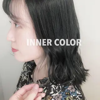 ミディアム カラー ウルフカット／吉村 桃子のヘアスタイル