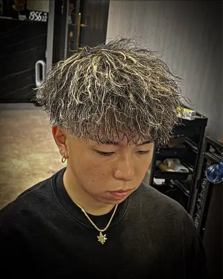 ミディアム カラー パーマ ヘアアレンジ メンズ men'slapis YUTOのヘアスタイル
