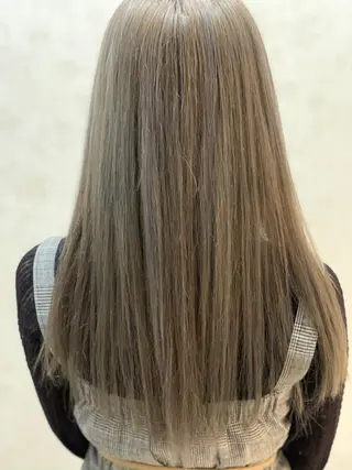 ロング カラー LUXBE LUCEのヘアスタイル