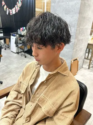 ショート パーマ メンズ 勝毛 広貴のヘアスタイル