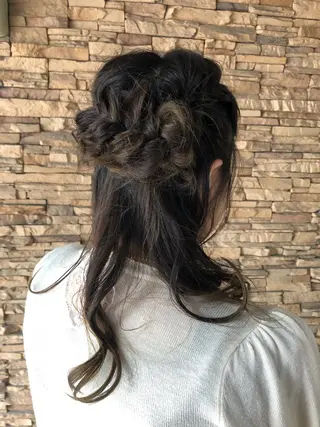 ロング ヘアアレンジ 【サンバイエム】 公式のエステ・リラクイメージ