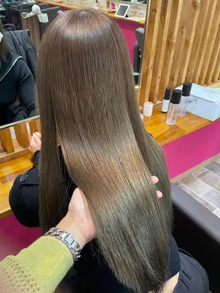 ロング カラー YUI/ ブリーチカラー🌷のヘアスタイル