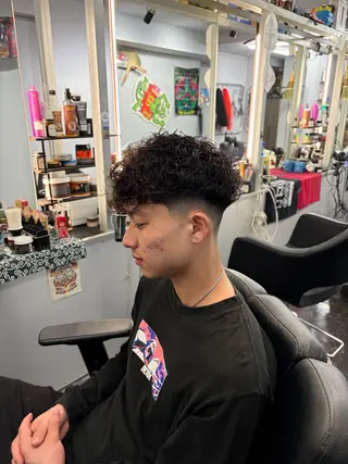 ショート パーマ メンズ 西川 流星のヘアスタイル
