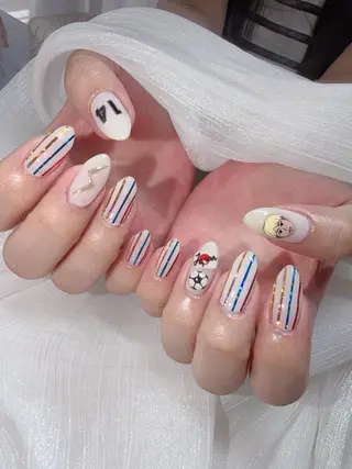 ネイル Moon's🌙🪄 Shioriのネイルデザイン