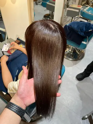 セミロング カラー 必ず笑顔で帰っていた だきます！安田祐貴のヘアスタイル