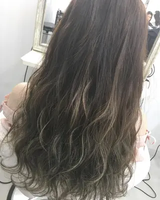セミロング カラー 髪質改善 中川 翔のヘアスタイル