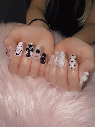 ネイル RIEKO🍒 ワンホン♡推しネイルのネイルデザイン