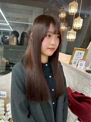 ロング カラー 小林 莞奈のヘアスタイル