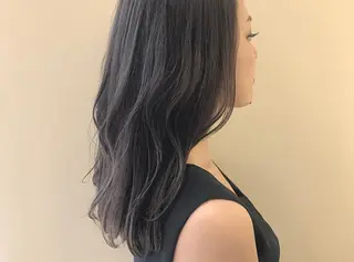 カラー ミヤワキ モモコのヘアスタイル