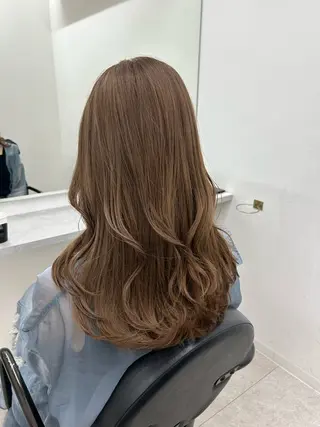 ミディアム カラー ヘアアレンジ 李奈🌼レイヤー/ 透明感ブリーチカラーのヘアスタイル