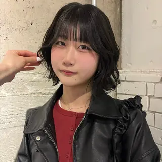 ショート カラー Yui⭐️ 透け感カラーのヘアスタイル