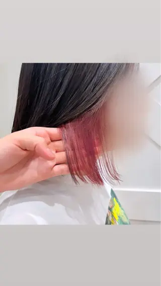 ショート ハイトーンカラー シールエクステのヘアスタイル
