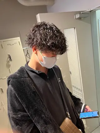 ショート カラー パーマ メンズ メンズパーマ特化 TAIGAのヘアスタイル