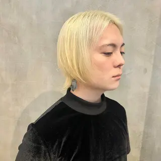 ミディアム カラー メンズ ショート/ウルフ ハイトーン/カイセイのヘアスタイル