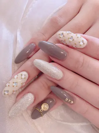 ロング ネイル ネイル ティアラのネイルデザイン