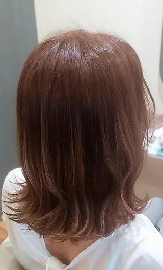 ミディアム カラー 齊藤 舞風のヘアスタイル