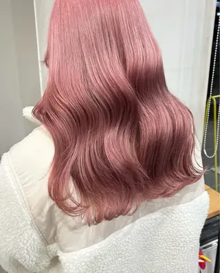 ロング カラー 谷口晴美 ピンク / 透明感カラーのヘアスタイル