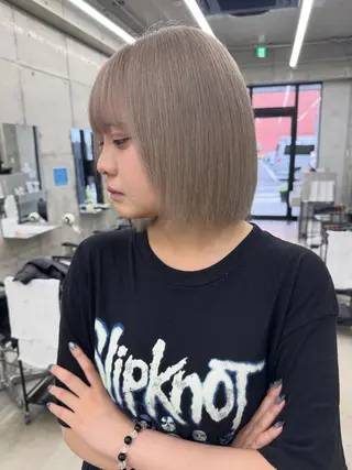 カラー Asami／名古屋／ ハイトーン／デザインのヘアスタイル