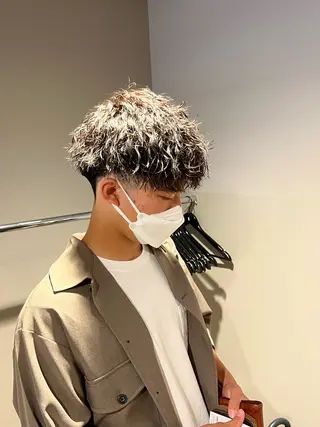 ミディアム パーマ メンズ メンズパーマ特化 TAIGAのヘアスタイル