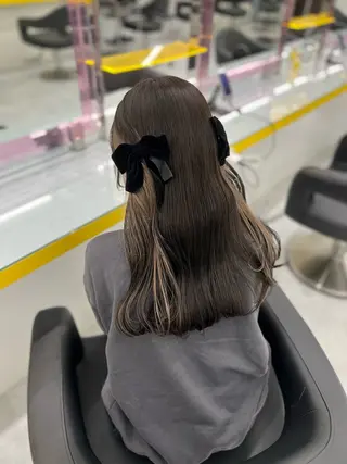 ロング カラー 🧸レイヤー× ベージュ🥯カホ🍯のヘアスタイル