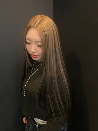 ロング カラー 小番 茜海のヘアスタイル