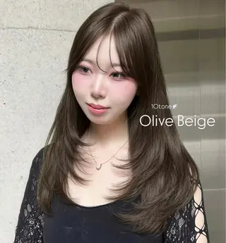 ロング カラー ヘアアレンジ 透け感ベージュ🤎 韓国ヘアtakutoのヘアスタイル