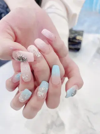 ネイル MoonNail ユリ🌸のネイルデザイン