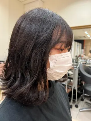 ミディアム カラー レイヤーカット 小飯田　武斗のヘアスタイル