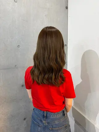 カラー 安田 萌華のヘアスタイル