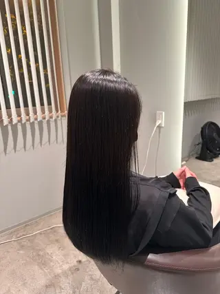 セミロング カラー 髪質改善ストレート 中林優太のヘアスタイル