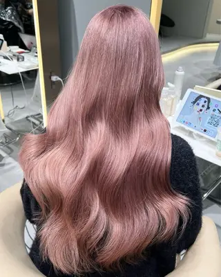 ロング カラー Lond Le'a /ハイトーンカラーのヘアスタイル