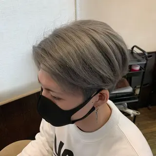 ショート カラー メンズ 佐藤 瑚碧のヘアスタイル