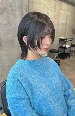 ミディアム カラー 井上 唯のヘアスタイル