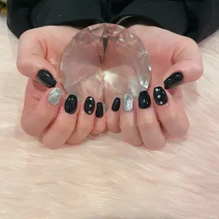ネイル リスブラン 🎀MIKAのネイルデザイン
