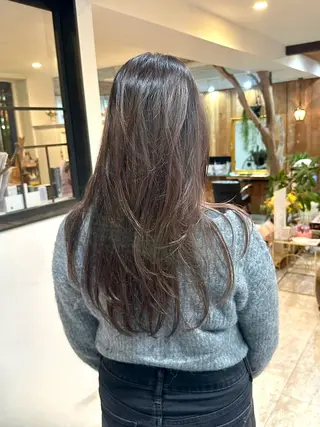 ロング 山之内匠/艶カラー/ ハイトーン/ブリーチのヘアスタイル