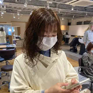 ミディアム パーマ io濱川 遥のヘアスタイル