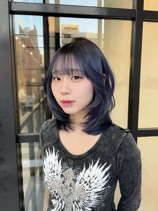 ミディアム 佐伯 鼓乃美のヘアスタイル