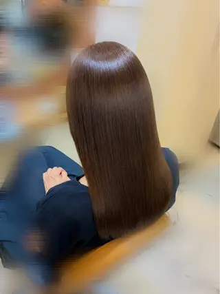 セミロング NOA 曽田のヘアスタイル