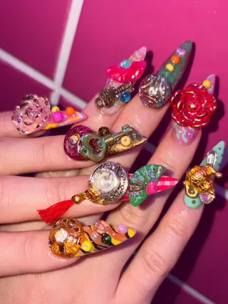 ネイル PINS16✴︎ 原宿ネイリストumiのネイルデザイン