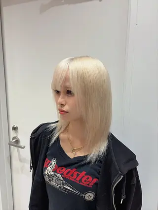 セミロング カラー ホワイトカラー☁️/ Yuya/ハイトーンのヘアスタイル