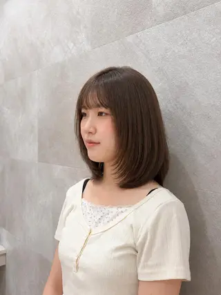 セミロング 韓国ヘアケアブリーチ 莉奈のヘアスタイル