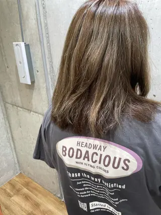 ミディアム カラー 山本 愛永のヘアスタイル