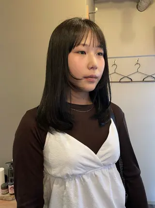 ミディアム カラー 土川 陽菜のヘアスタイル