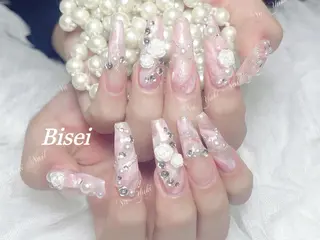 ネイル 🦋 Queenieのネイルデザイン