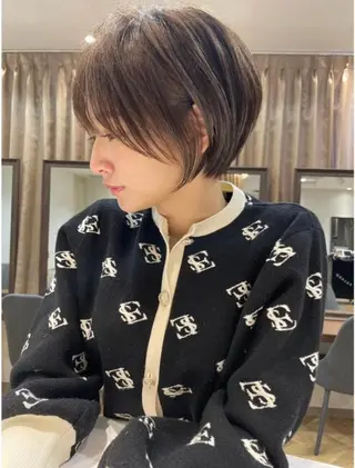 ショート 美髪縮毛矯正✨🫧 レイヤー川村利幸のヘアスタイル